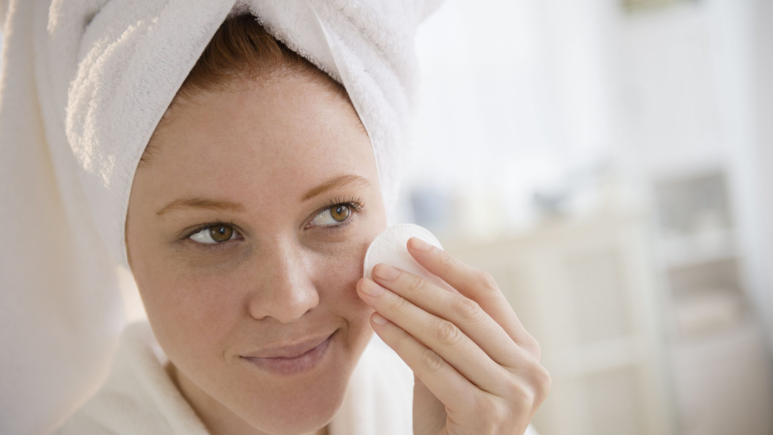 Do it yourself peeling - tips against blemished skin